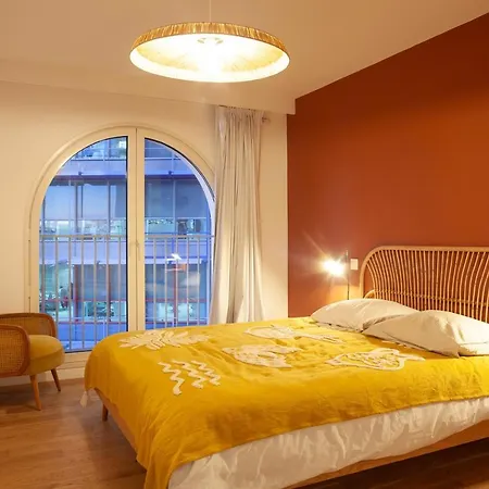 Porte Bleue Apartment *